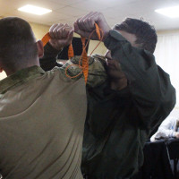 Росгвардейцы провели урок для юнармейцев в Херсонской области