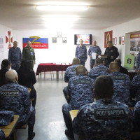 В Херсонской области Герой России поздравил сотрудников вневедомственной охраны Росгвардии с профессиональным праздником