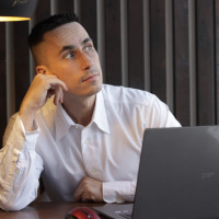 ИИ в продажах: продаёт, обучает, контролирует и отвечает на вопросы. Что будет в 2035м?