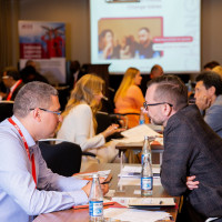 Маркетинг в 2025: Последствия цифровизации, актуальность очных F2F встреч, выставок и конференций