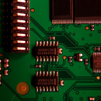 Почему GaN и SiC становятся ключевыми материалами в силовой электронике