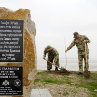 В Херсонской области росгвардейцы и экологи высадили «Сад Памяти» на легендарном плацдарме у Сиваша