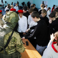 Военнослужащие Росгвардии стали соорганизаторами Дня призывника в Херсонской области