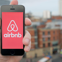 Как оплатить Airbnb из России в 2025 году: ТОП 4 проверенных способа бронирования на аирбнб