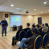 Росгвардейцы Омска провели профориентационные мероприятия для студентов