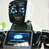 В среднеобразовательной школе города Семенов начал работать робот