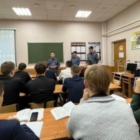 В Лениногорске сотрудники вневедомственной охраны Росгвардии провели встречу со студентами политехнического колледжа
