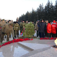 Память героев: Росгвардейцы Омска почтили павших защитников Отечества в Парке Победы