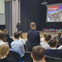 Офицер Росгвардии провел уроки мужества для школьников Казани