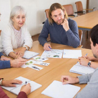 Сценарии обучения для людей с нарушением памяти: как технологии и игровые практики возвращают контроль над жизнью