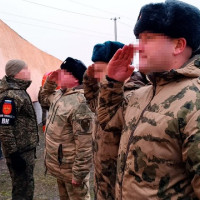 В Херсонской области росгвардейцы приняли участие в торжественном митинге, посвященном Дню Героев Отечества