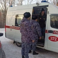 Сотрудники Росгвардии спасли девушку от необдуманного поступка в Омске