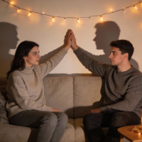 Психологические игры в паре: как перестать играть и выбрать близость