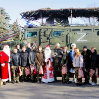 «Дед Мороз специального назначения» Росгвардии прибыл в село Сивашское Херсонской области