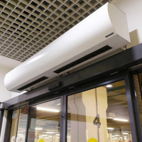 Стекловые завесы для HoReCa - эффективное решение для поддержания климата