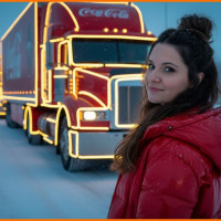 Ностальгическое ИИ фото с фургоном Coca Cola за 2 минуты. Продлеваем новогоднее настроение!