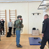 В рамках акции «Дед Мороз специального назначения» школьники побывали в тольяттинском ОМОНе