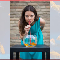 Дерзкие промты для &ldquo;Нано Банано&rdquo;: женская ИИ фотосессия с аквариумом бесплатно в Telegram