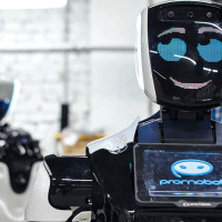 Российский робот-консультант Promobot V.4 начал работу в компании «НИНТЕГРА»