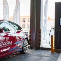 &laquo;Группа Лента&raquo; открыла 21 новую электрозарядную станцию в 2025 году
