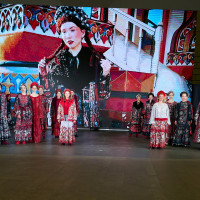 &laquo;Вечорка&raquo; в Гостином дворе: &laquo;Душегрея&raquo; показала капсулу &laquo;Масленица&raquo; на &laquo;Уникальной России&raquo;