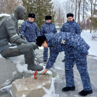 В Нижнекамске сотрудники вневедомственной охраны Росгвардии почтили память воинов - интернационалистов