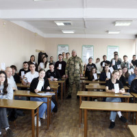 Росгвардейцы из Херсонской области рассказали крымским студентам о преимуществах службы в подразделениях ведомства