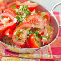 Бодрость без кофеина: что советует нутрициолог о питании в межсезонье