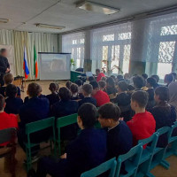 В Тукаевском районе Республики Татарстан сотрудник Росгвардии провёл урок мужества, посвящённый юбилею ведомства