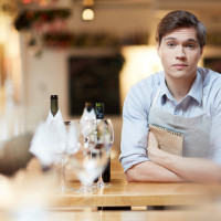 Рестораны теряют людей быстрее чем находят