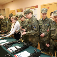 Казанские школьники побывали в гостях у сотрудников СОБР «Тимер батыр»