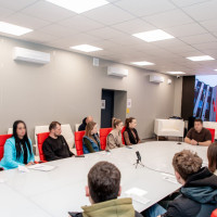 В Херсонском техническом университете росгвардейцы провели встречу со студентами в формате круглого стола