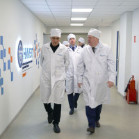 Микроэлектроника сближает: Делегация из Узбекистана посетила дочернее предприятие ГК &laquo;Элемент&raquo;