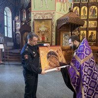 Самарским росгвардейцам вручили походный стяг Владимирской иконы Божией Матери