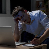 Синдром цифрового выгорания (Digital Burnout): как технологии съедают продуктивность