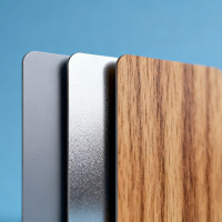 Из чего делают банковские карты: материалы, которые определяют срок службы