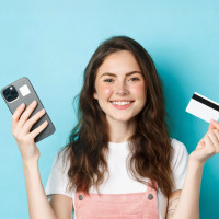 Банковская карта vs платежный стикер: что выбрать для повседневного использования