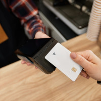 Как продлить срок службы банковской карты: практические советы