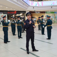 Росгвардия в честь двойного юбилея подарила жителям Казани музыкальный флешмоб