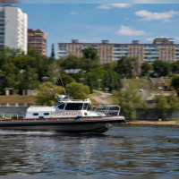 Cотрудники ОМОН «Смерч» на транспорте приступили к патрулированию акватории реки Волги