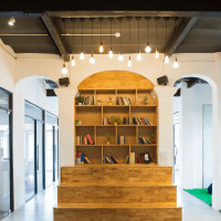 Россияне устали от однотонных стен