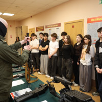 Казанские школьники побывали в гостях у сотрудников спецподразделений территориального Управления Росгвардии