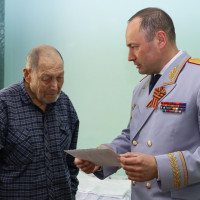 Начальник Управления Росгвардии по Республике Татарстан поздравил ветерана Великой Отечественной войны с наступающим праздником