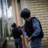 В Альметьевске сотрудники Росгвардии задержали женщину, подозреваемую в проникновении в частный дом