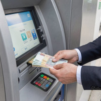 Минфин допустил введение лимита на внесение наличных через банкоматы