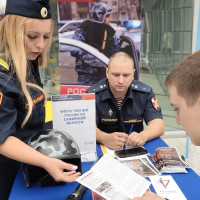 Сотрудники Росгвардии приняли участие в федеральном этапе ярмарки трудоустройства в Самаре