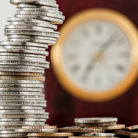 Около 22% россиян потратили на помощь близким до 100 тысяч рублей в год