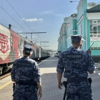 Росгвардия обеспечила безопасность уникального передвижного музея «Поезд Победы» в Омске