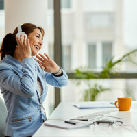 Как использовать интонацию в телефонных продажах: 7 видов, 5 этапов звонка и 6 упражнений