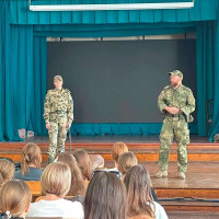 В Запорожской области сотрудники ОМОН &laquo;Таврия&raquo; провели урок безопасности для студентов